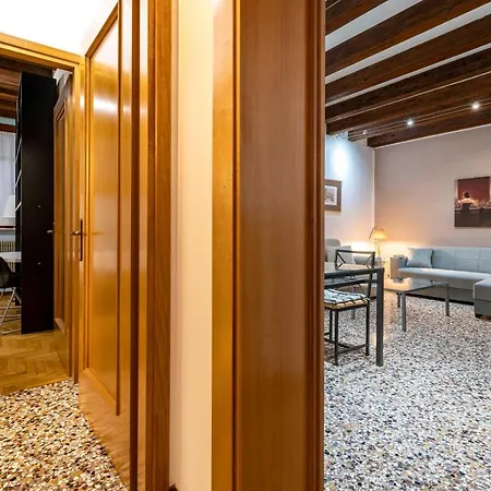 San Marco - 2 Bedrooms With Lift Venecia