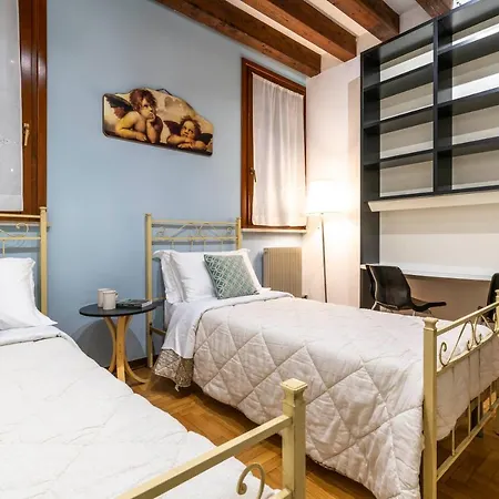 Apartment San Marco - 2 Bedrooms With Lift