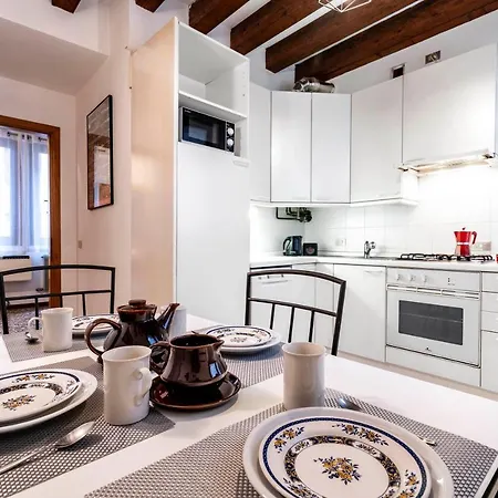 San Marco - 2 Bedrooms With Lift Wenecja