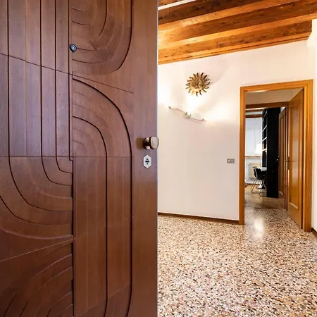 San Marco - 2 Bedrooms With Lift Apartament Wenecja