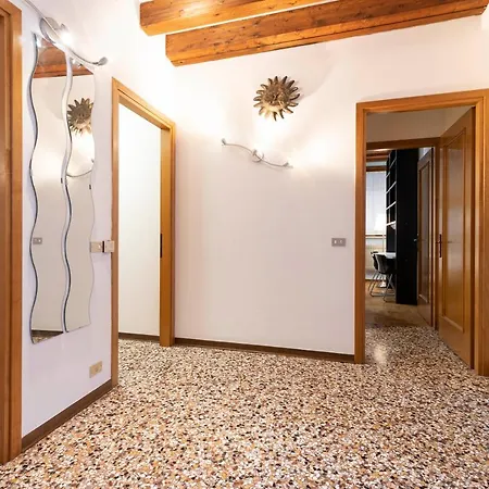 San Marco - 2 Bedrooms With Lift * Wenecja