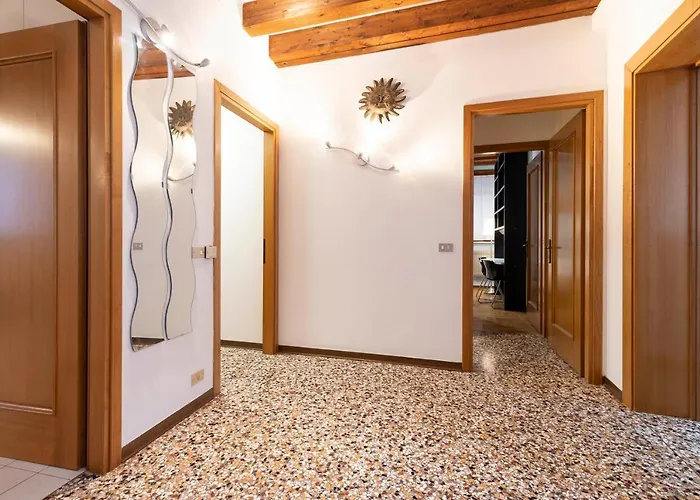 San Marco - 2 Bedrooms With Lift * ヴェネツィア