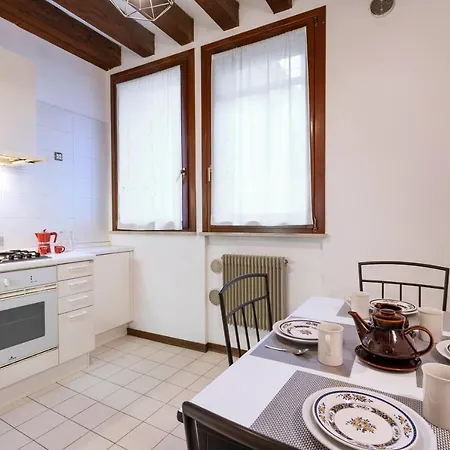 San Marco - 2 Bedrooms With Lift * Venedik